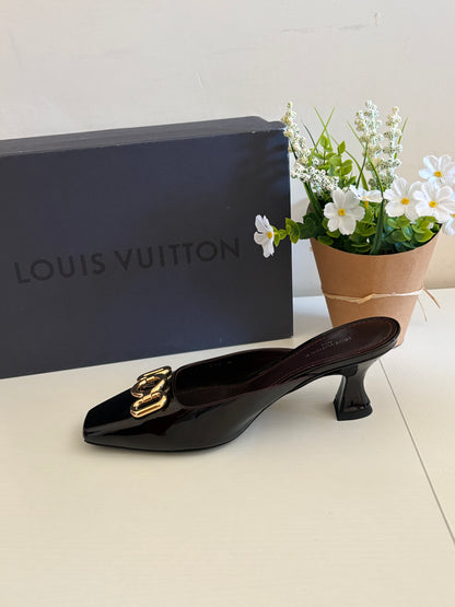 Louis Vuitton decolléte