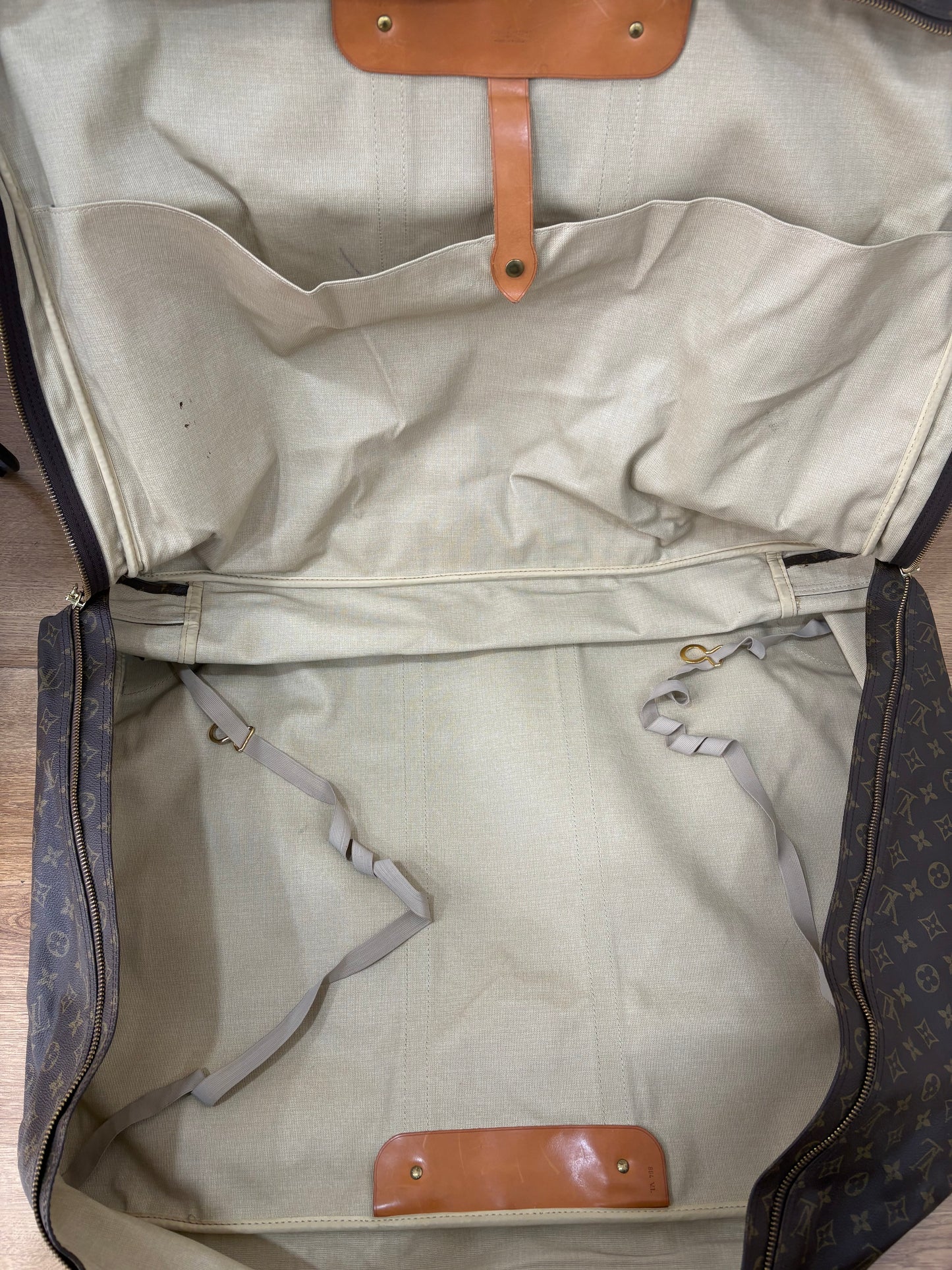 Louis Vuitton Sirius 70